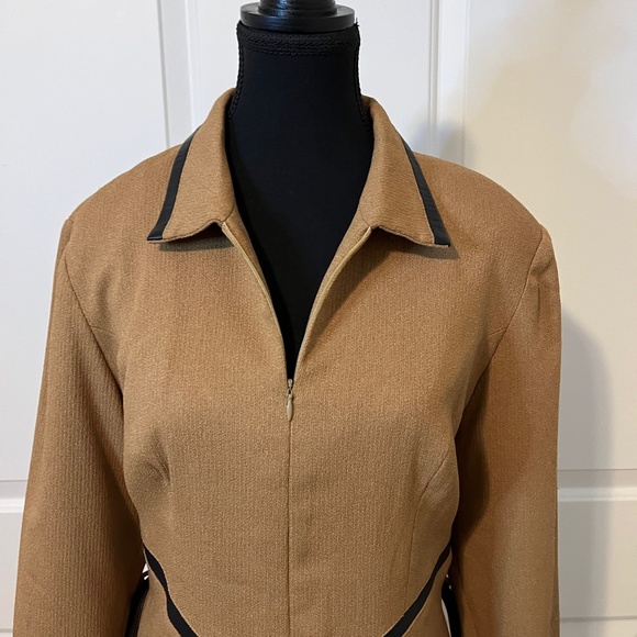 Mikane Dress. Vintage. Never Worn. Size 10 - Picture 8 of 13